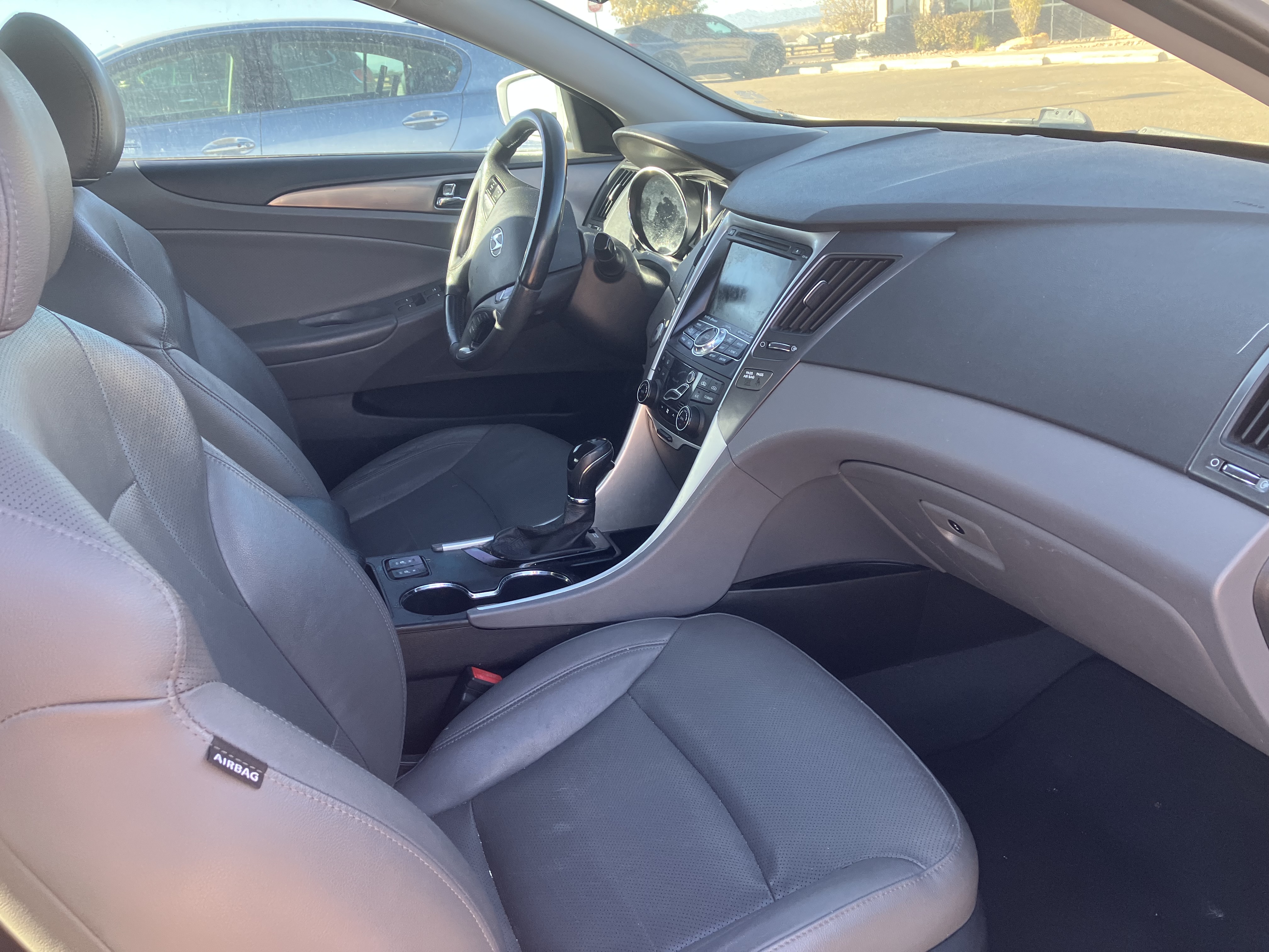 Hyundai Sonata Interior Front Seat